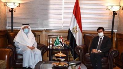 وزير الشباب والرياضة يستقبل السفير السعودي بالقاهرة
