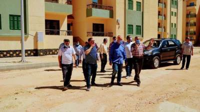 رئيس جهاز"العاشر من رمضان" يتفقد وحدات سكنية جاهزة للتسليم 