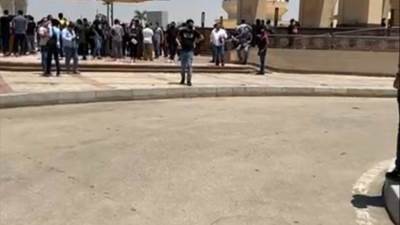 وصول جثمان سمير غانم إلي مسجد المشير الطنطاوي