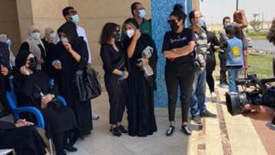 وصول مشاهير الفن إلي مسجد المشير لأداة صلاة الجنازة على الراحل سمير غانم