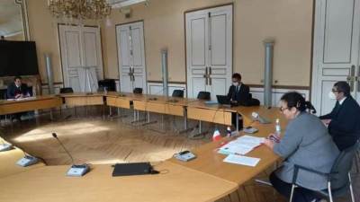 وزير التعليم العالي يلتقي نظيره الفرنسي في باريس لبحث سبل التعاون العلمي والثقافي