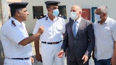 وزير الرى يشارك فى حملة لإزالة تعديات على نهر النيل بالقاهرة الكبرى