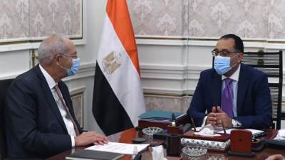 رئيس الوزراء يتابع مشروعات الهيئة العامة للمنطقة الاقتصادية لقناة السويس