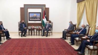 وزير الخارجية يؤكد لأبومازن استمرار مصر فى جهودها لتثبيت وقف إطلاق النار بغزة