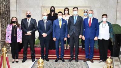 وزير الشباب والرياضة يلتقي وفد الاتحاد الدولي للجمباز 