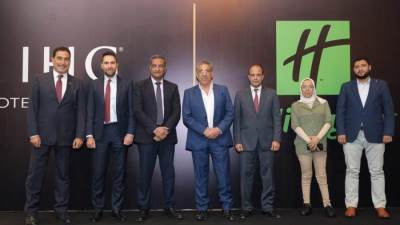 هيئة المجتمعات العمرانية تشهد توقيع عقد انشاء أول فندق سياحى بإدارة عالمية بصعيد مصر