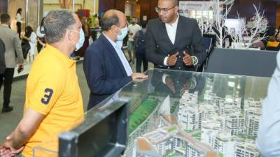 إقبال قوى على جناح شركة "نيوبلان" لليوم الثالث على التوالى بمعرض «نكست موف»