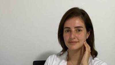 أخصائية جلدية وتجميل: ارتداء الكمامة لأكثر من 8 ساعات يضر البشرة