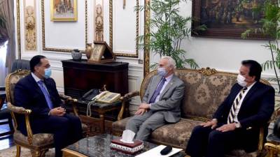 رئيس الوزراء يلتقى ريتشاردوني رئيس الجامعة الأمريكية فى القاهرة