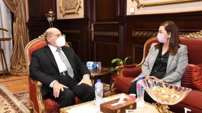 وزيرة التخطيط والتنمية الاقتصادية تلتقي رئيس مجلس الشيوخ