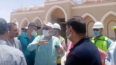 مسئولو"الإسكان" يتفقدون الممشى الشاطئي والجامعة الدولية بمدينة العلمين الجديدة