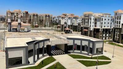 الإسكان .. بيع 10 محال تجارية بالمزاد العلني بالسوق التجارية بالعاصمة الإدارية 