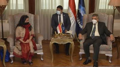 الفريق أسامة ربيع يلتقي وفداً دبلوماسياً برئاسة القنصل الهندي في مصر