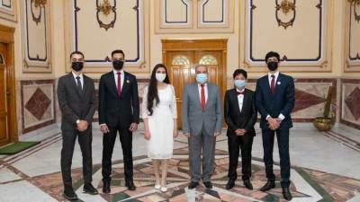 وزير الدولة للإنتاج الحربى  يكرم الطلاب المصريين الفائزين بثلاث جوائز فى المسابقة الدولية للعلوم والهندسة ISEF