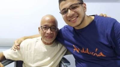 خروج شريف دسوقي من المستشفي وتركيب طرف صناعي لة