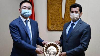 وزير الشباب والرياضة يلتقي الرئيس الإقليمي لشركة "هواوي" بشمال افريقيا