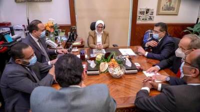 وزيرة الصحة تستقبل رئيس لجنة الصحة بمجلس الشيوخ وهيئة مكتب اللجنة