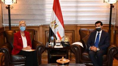 وزير الشباب والرياضة يلتقي ممثل صندوق الأمم المتحدة للسكان في مصر