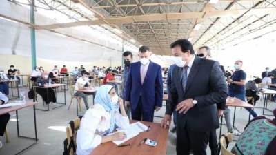 وزير التعليم العالي يتفقد لجان الامتحانات بجامعة عين شمس