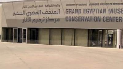 وزير الآثار يتفقد المتحف المصري الكبير والعرض المتحفي بالبهو والدرج العظيم