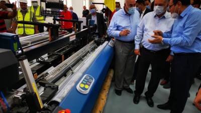 وزيرقطاع الأعمال العام يزور شركة غزل المحلة ويتفقد مركز التدريب بعد تطويره 