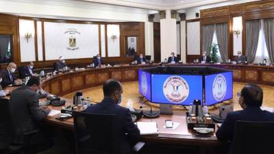 رئيس الوزراء يتابع موقف توفير الأراضى لمشروع تطوير عواصم المحافظات والمدن الكبرى