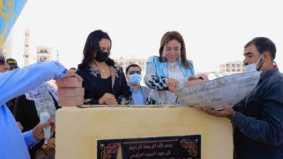 مايا مرسى والدكتورة منال عوض يشهدان وضع حجر أساس مقر فرع المجلس القومى للمرأة الجديد بدمياط