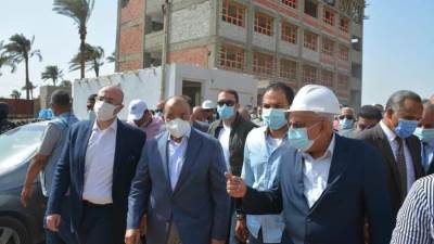 وزير التنمية المحلية يختتم زيارته لبني سويف بتفقد مشروع مجمع المدارس بقرية الرياض