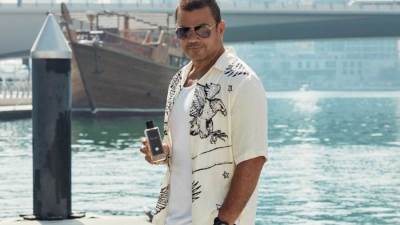 عمرو دياب يدعم الفنان شريف دسوقي ويتصل للاطمنئان علي صحتة