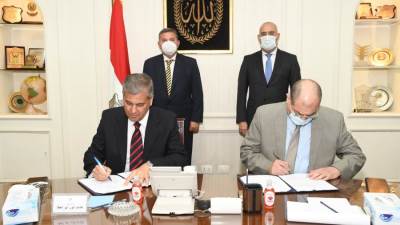 وزيرا الإسكان وقطاع الأعمال العام يتابعان موقف تنفيذ المشروعات المشتركة.