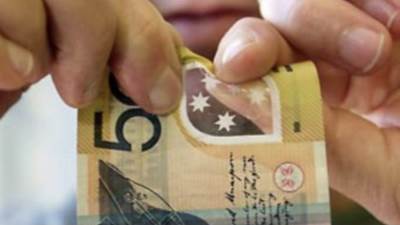 العملات البلاستيكية علي الابواب خلال ايام 