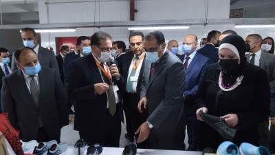 رئيس الوزراء يفتتح مصنع "مينترا" لإنتاج الأحذية والحقائب الرياضية في المنطقة الحرة بمدينة نصر