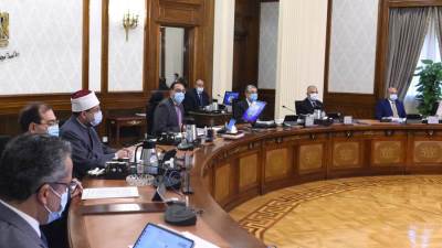 رئيس الوزراء يشيد باتفاقيات التعاون بين مصر وفرنسا.. ويؤكد: استراتيجية جديدة لدفع الاستثمارات السعودية إلى الأمام