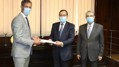 شاكر والملا يشهدان انشاء مشروع انتاج الهيدروجين الأخضر بالتحالف مع شركات بلجيكية