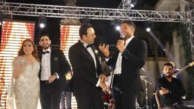 حماقي يشعل حفل زفاف اياد نجل مصطفي قمر 