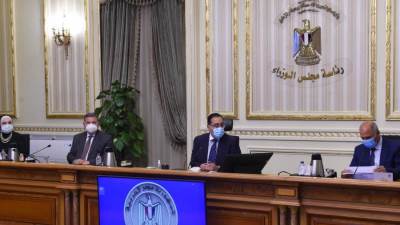 رئيس الوزراء يتابع تطوير منظومة النقل البحري وسبل تسهيل حركة التجارة بين مصر وإفريقيا