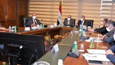 وزير الطيران المدني يلتقي برؤساء وممثلي شركات الطيران المصرية الخاصة