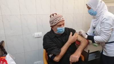 هل تحصل الحكومة رسومًا مقابل لقاح كورونا لكبار السن في المنازل