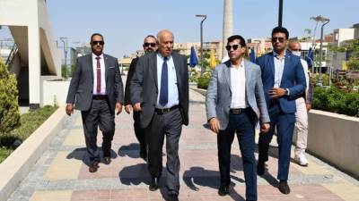 وزير الرياضة يقوم بجولة تفقدية داخل نادي النادي ب 6 أكتوبر 