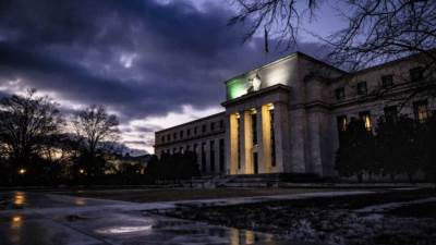 قرارات الاحتياطي الفيدرالي الأمريكي هزت الأسواق ولم تغير قناعات الاستراتيجيين