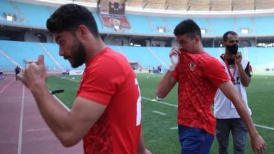 عاجل : قنابل مسيلة للدموع في ملعب رادس ولاعبو الاهلي يغادروا الملعب 