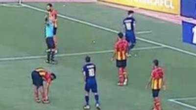 محمد شريف يحرز الهدف الأول للأحمر أمام بطل تونس