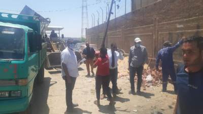 جهاز الشروق يشن حملة إشغالات وضبط مخالفات بمنطقة الورش و يحرر ٢١ محضر مخالفة