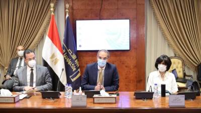 وزيرا السياحة والاتصالات يتابعان الموقف التنفيذى لمشروعات التحول الرقمى لوزارة السياحة والآثار