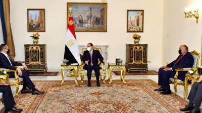 السيسي يستقبل وزير خارجية ماليزيا لتعزيز التعاون الاقتصادي ومكافحة الإرهاب والتطرف