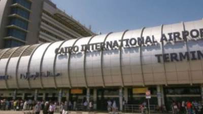 مطار القاهرة الدولى يستقبل أكثر من 3 آلاف سائح روسى على متن 15 رحلة