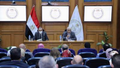 وزير التعليم يلتقى أولياء أمور مدارس النيل 