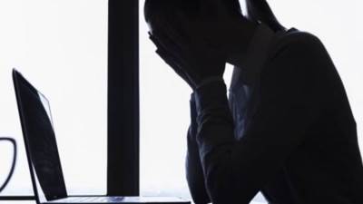 كارثة جديدة فتي يقوم بانشاء قناة علي التليجرام لنشر صور الفتيات من الشارع دون علمهم