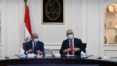 وزيرا الإسكان والعدل يستعرضان الأراضى المطلوبة لإقامة المحاكم والمنشآت القضائية بالمدن الجديدة