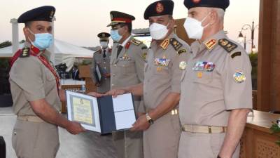 وزير الدفاع يشهد تخريج دفعات جديدة من الدارسين بأكاديمية ناصر وكلية القادة والأركان